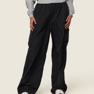 GS x Leana Deeb Woven Joggers – Image 1