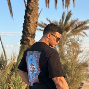 Sportif marocain portant un vêtement de sport Gymshark à Casablanca