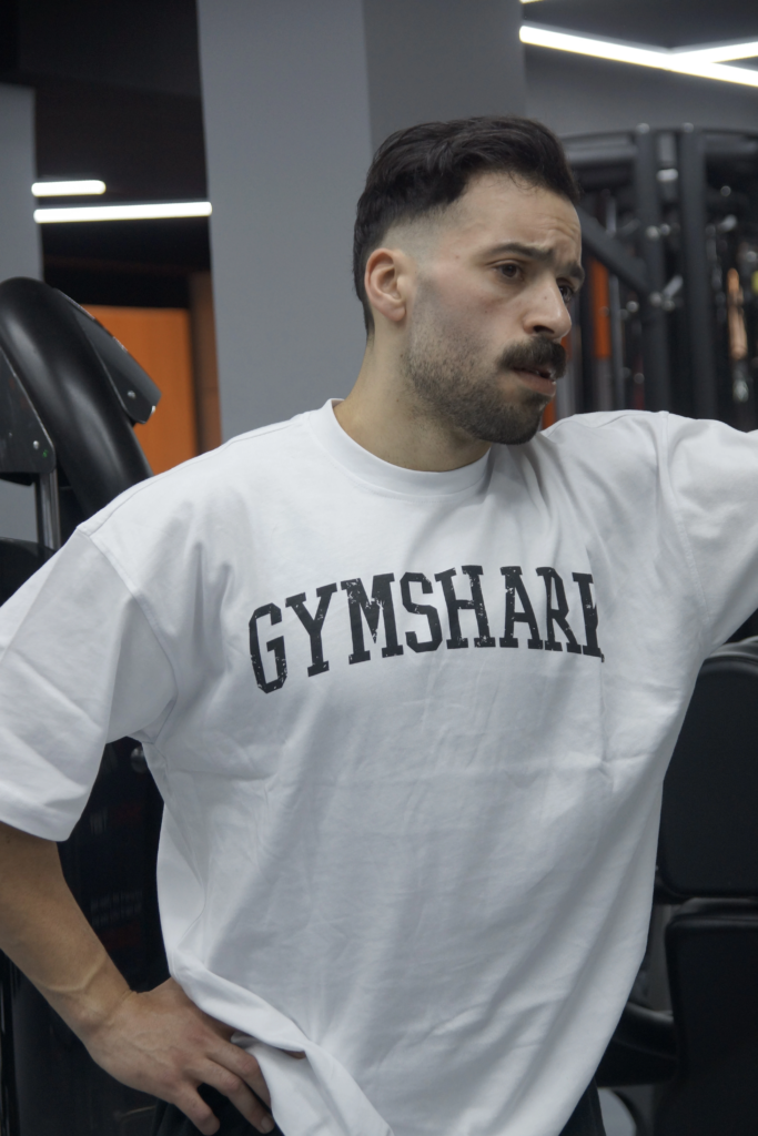 sportif marocain en tenue Gymshark officiel Maroc profitant d’une livraison rapide et locale