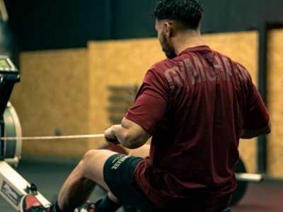 Hamza El Magradi portant un T-shirt Gymshark Oversize vendu par le revendeur officiel Gymshark au Maroc