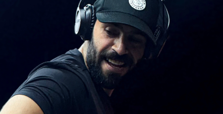 Tenue fitness Gymshark pour homme dans une salle de sport au Maroc