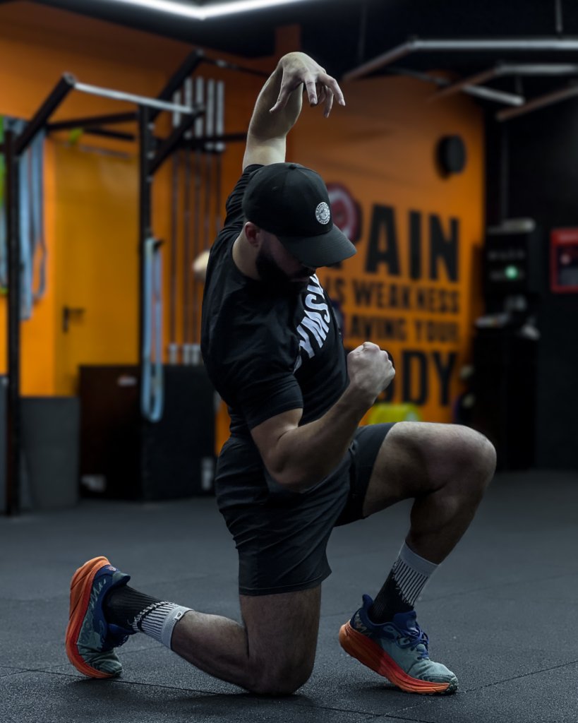 Tenues fitness pour homme intégrées à la mode sportive masculine au Maroc