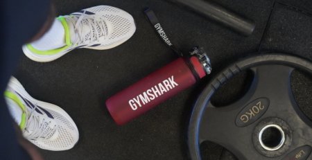 Accessoires et tenue Gymshark authentiques en salle de sport