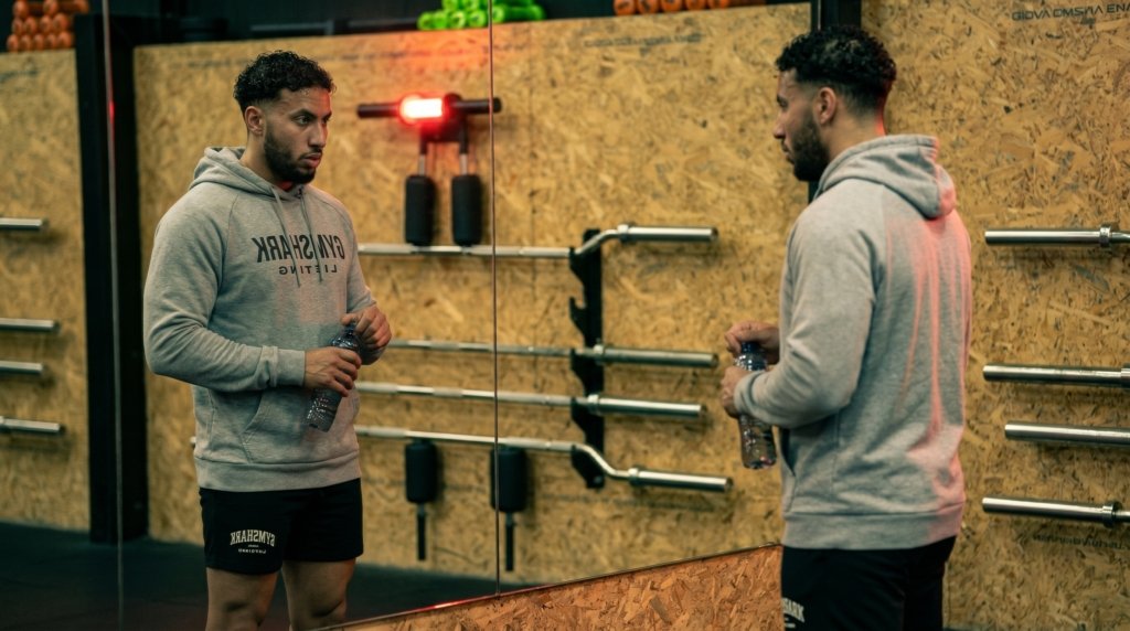 Gymshark hoodie gris Maroc sport homme miroir Hamza