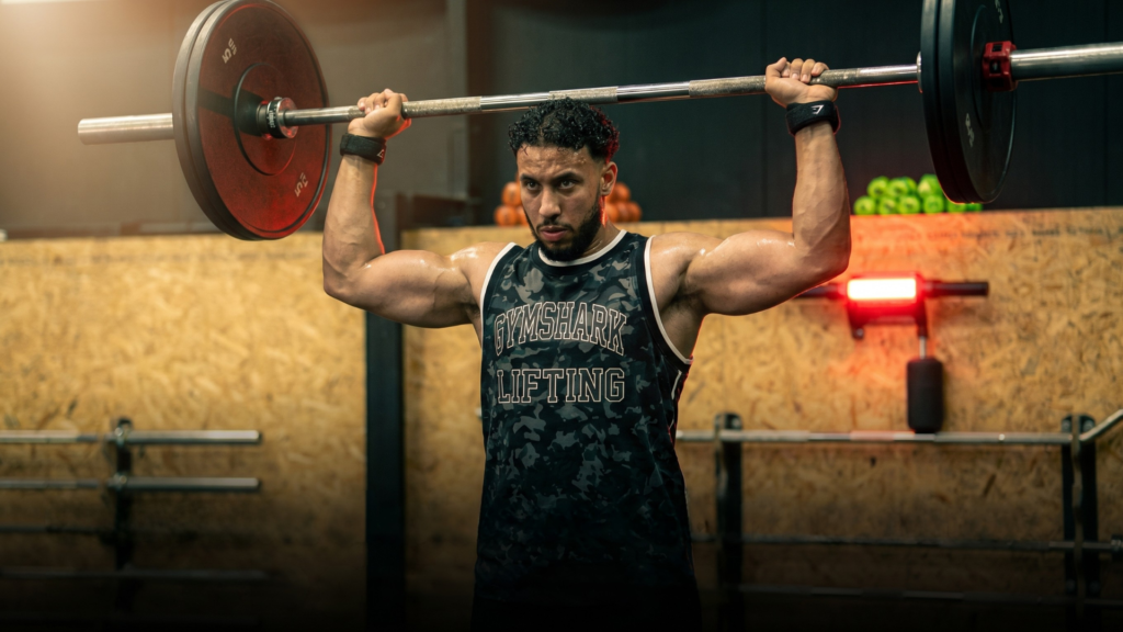 Sportif marocain CrossFit t-shirt respirant technique entraînement intense