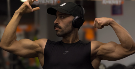 Baha Aesthetics look fitness homme Gymshark blanc oversized Maroc style