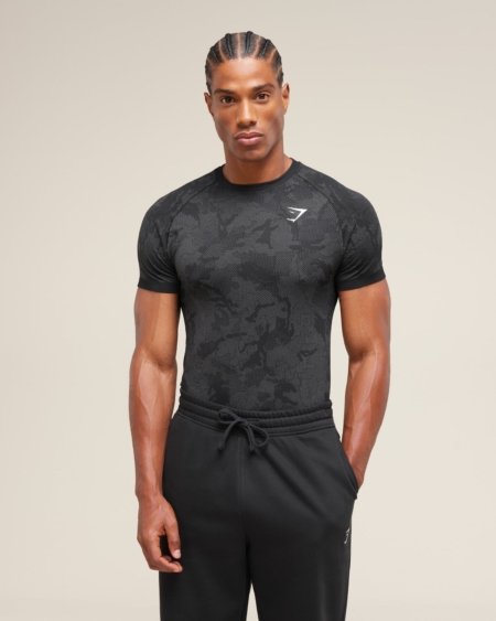 Gymshark Geo Seamless T-Shirt Black Charcoal Grey porté de face