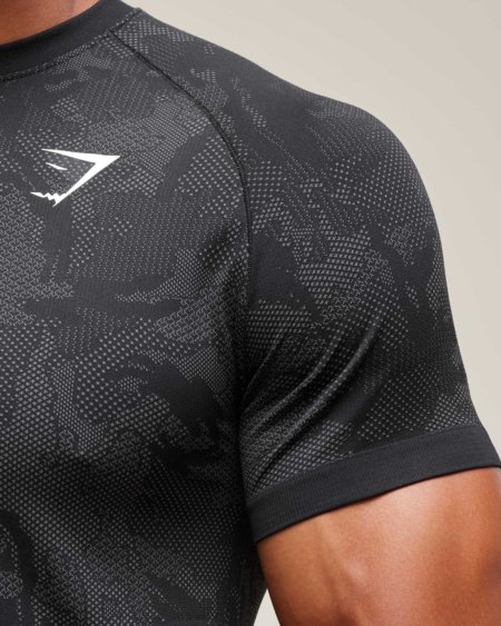 Détail du tissu seamless camo géométrique du Gymshark Geo Seamless T-Shirt