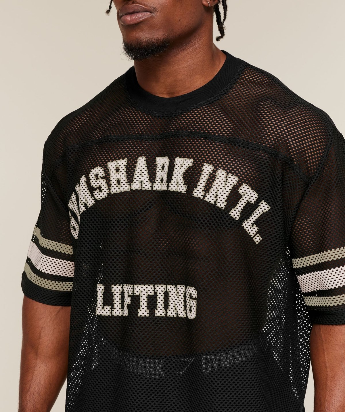Détail de la maille mesh respirante du Gymshark Collective Jersey